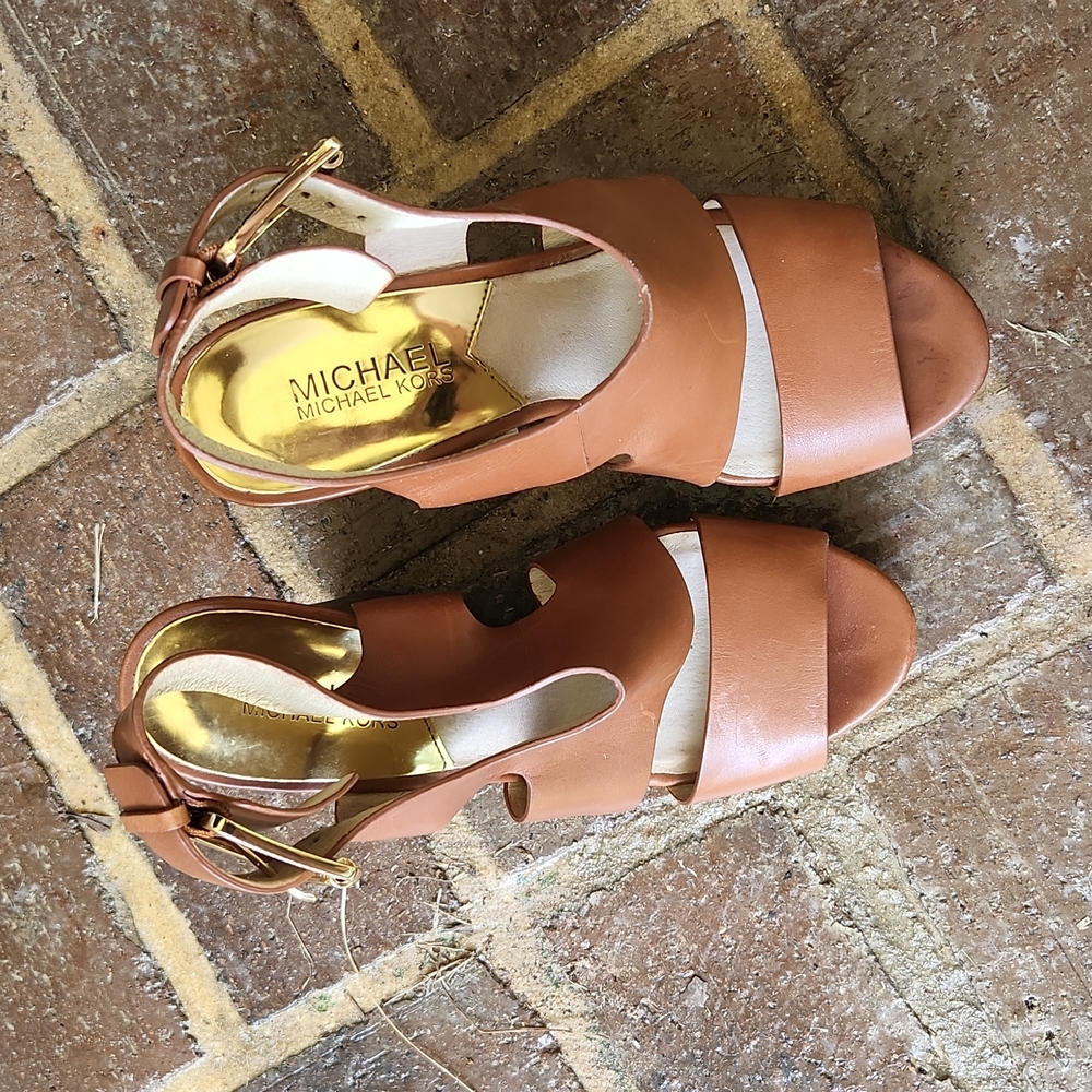 MICHAEL KORS BROWN LEATHER WEDGE LADIES SIZE 9